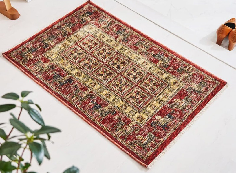 高密度な織で最古の絨毯文様「パジリク」を表現するビンテージ調マット＜バウム マット＞